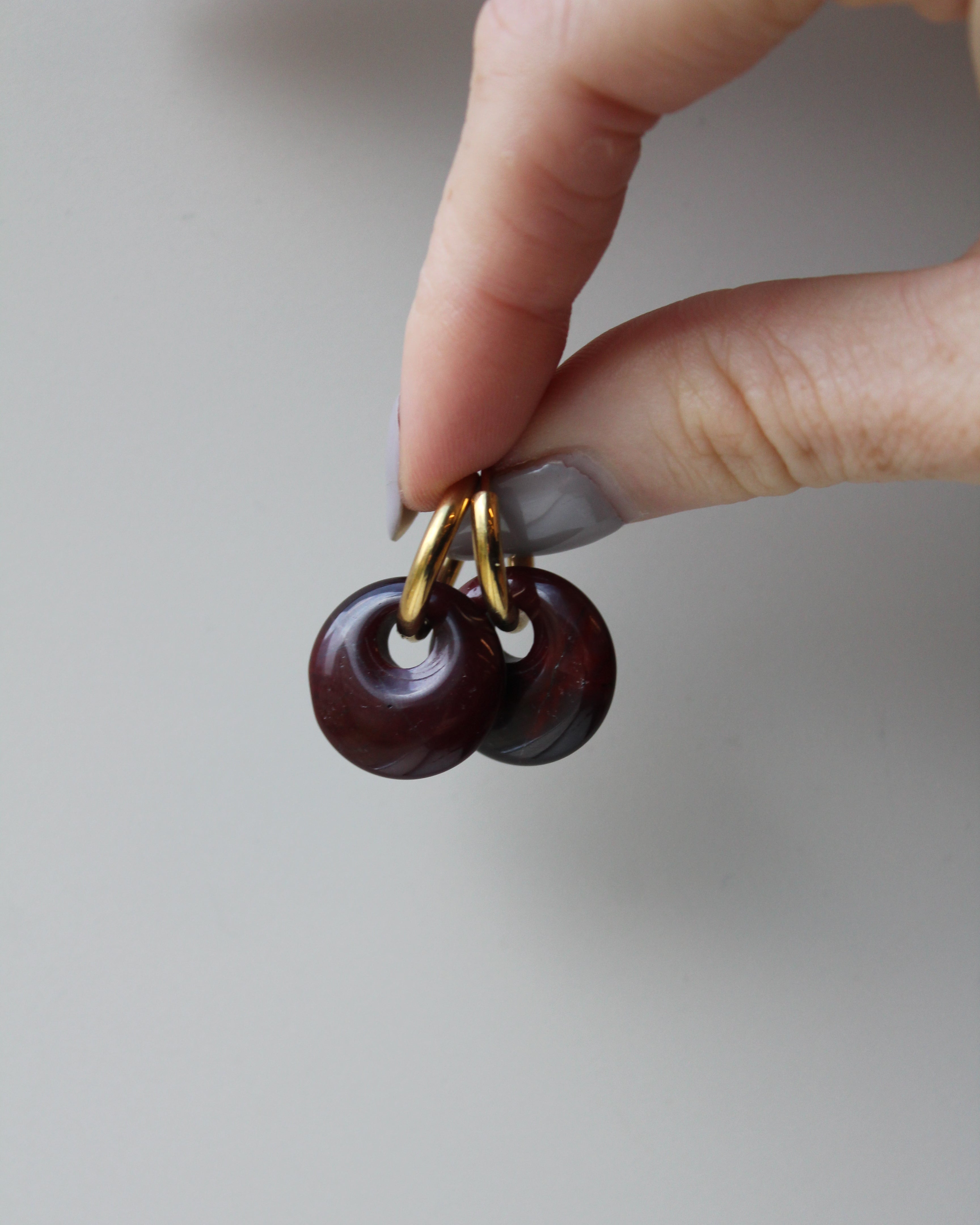 Oorbellen met goudkleurige hoops